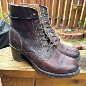 Frye boot